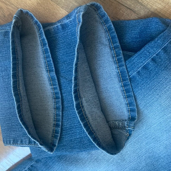 Levi Strauss  Gold  Totally Shaping Bootcut Jeans - Picture 6 of 15